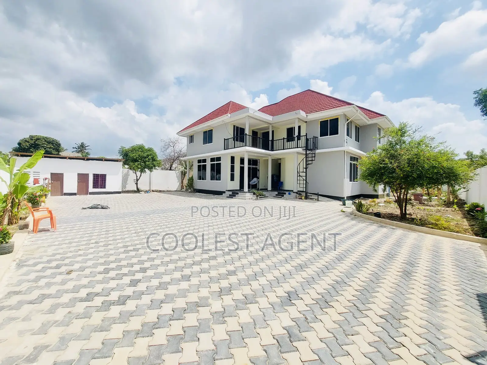 7bdrm Bungalow in Mbezibeach, Kinondoni for rent in Kinondoni