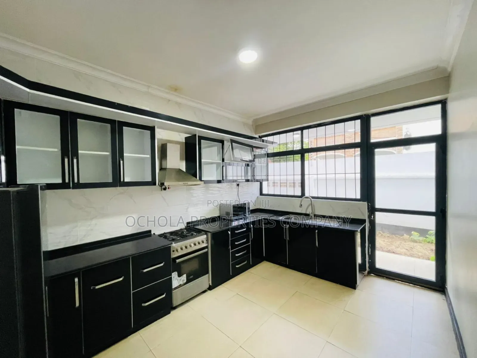 Furnished 2bdrm Apartment in Oyster Bay for rent in Oyster Bay