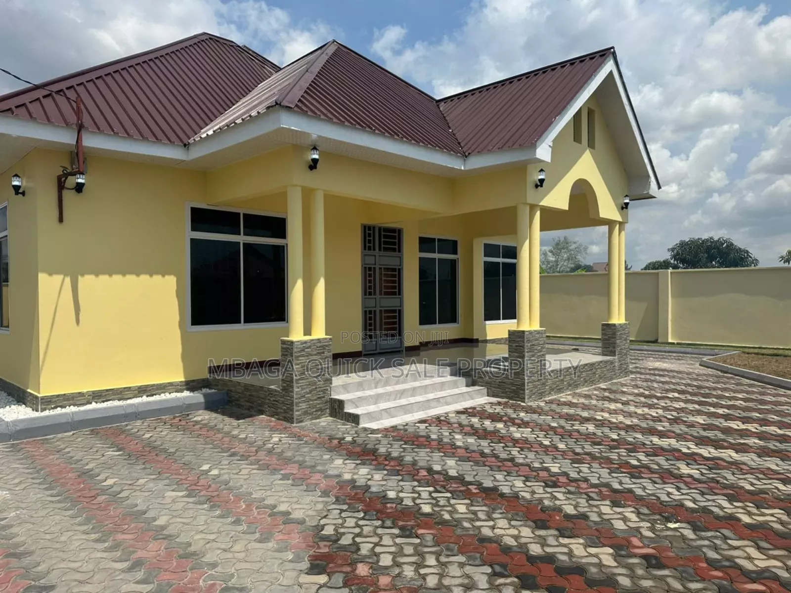 3bdrm House in Kigamboni Dege, Mbezi for sale in Mbezi
