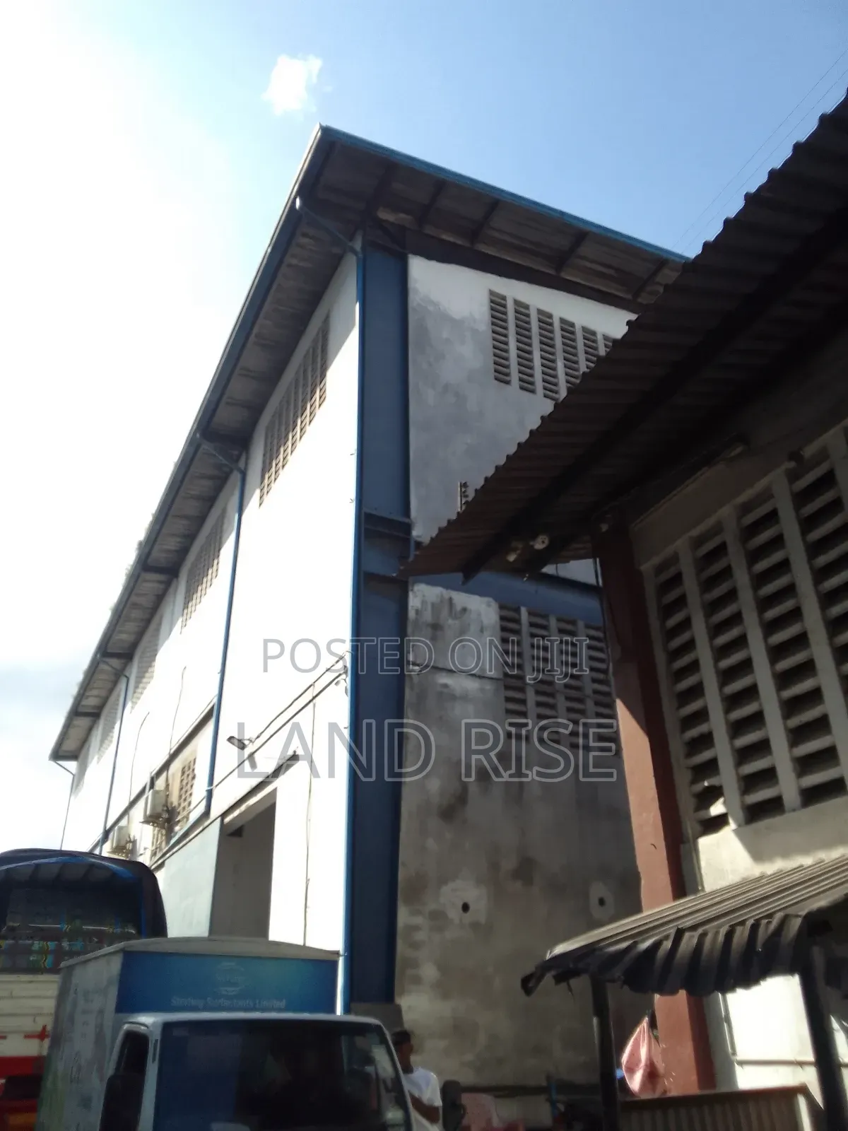 Warehouse for Sale in Nyerere Road in Vingunguti