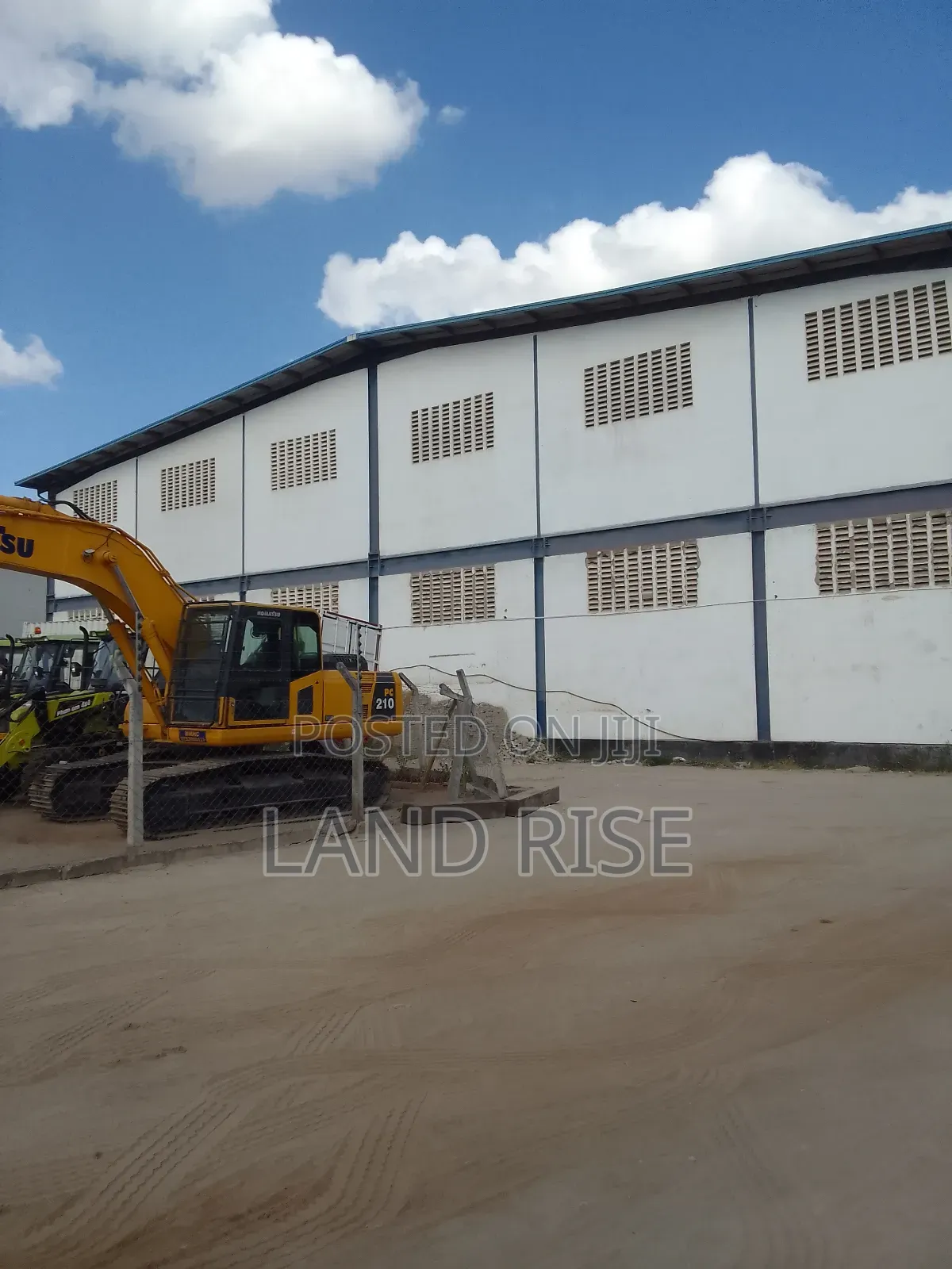 Warehouse for Sale in Nyerere Road in Vingunguti