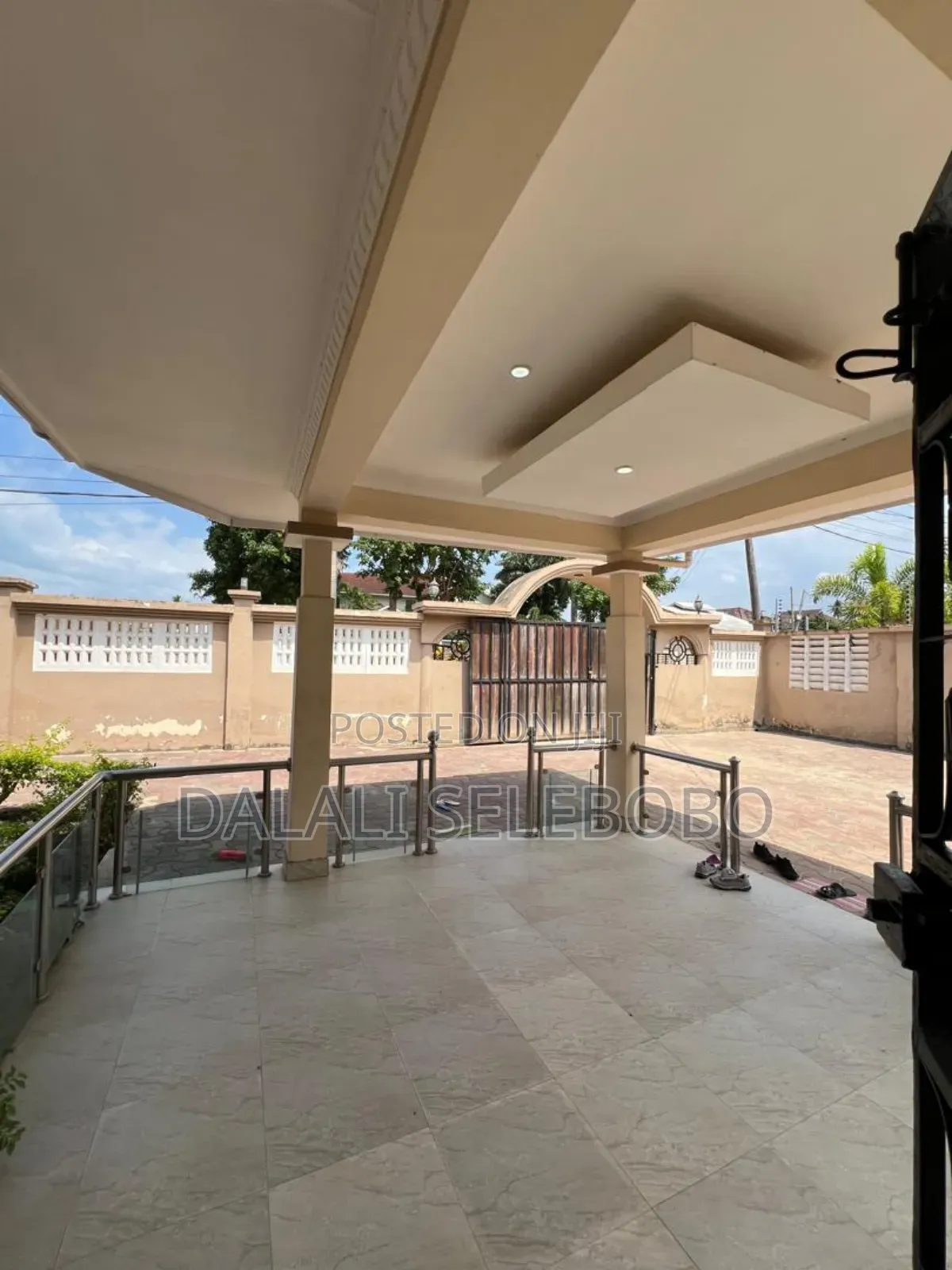 4bdrm Penthouse in Ununio, Kinondoni for sale in Kinondoni