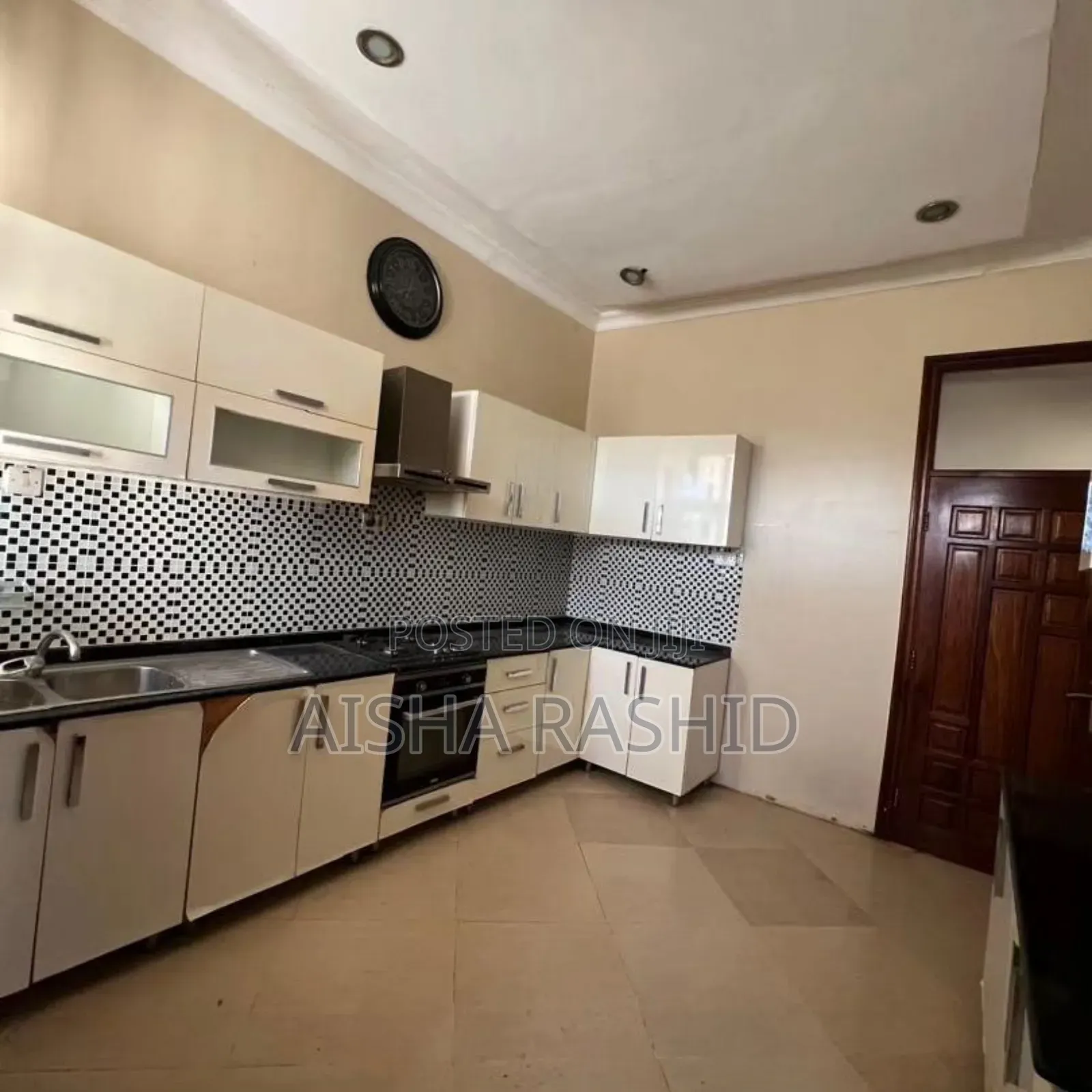 5bdrm House in Kinondoni for sale in Kinondoni