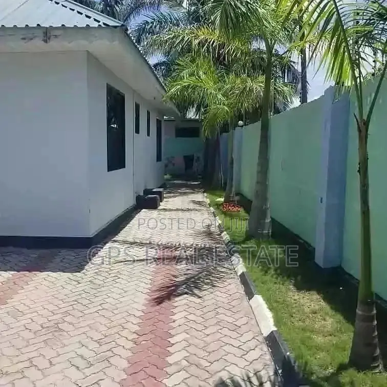 A Very Good House For Sale in Kigamboni