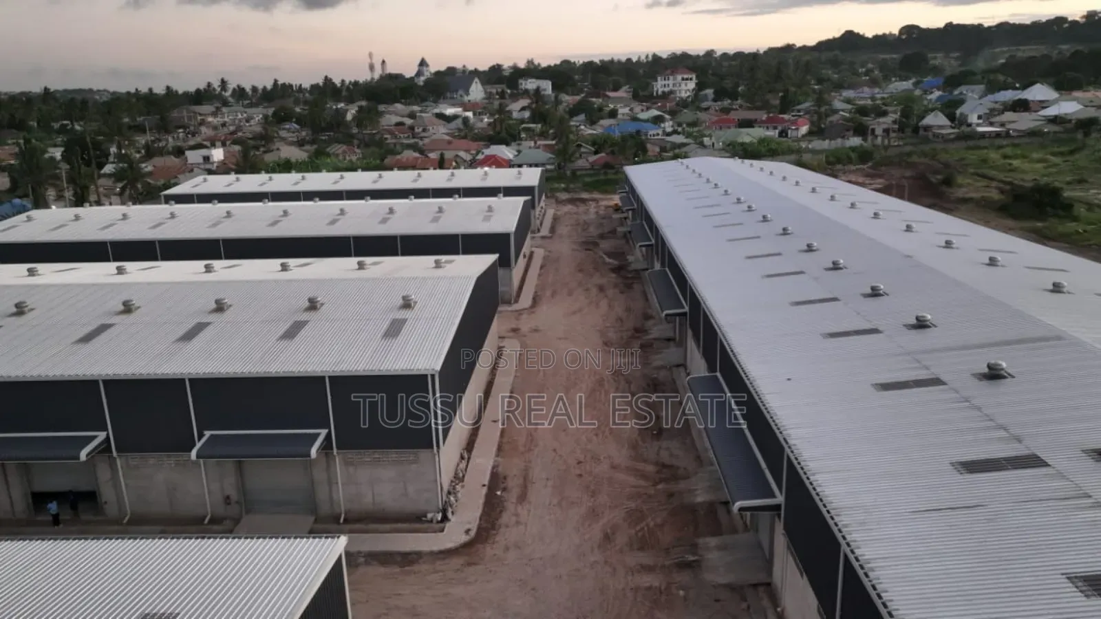 Warehouse for Rent Tegeta Nyuki SQM 2000/for 10m in Kinondoni
