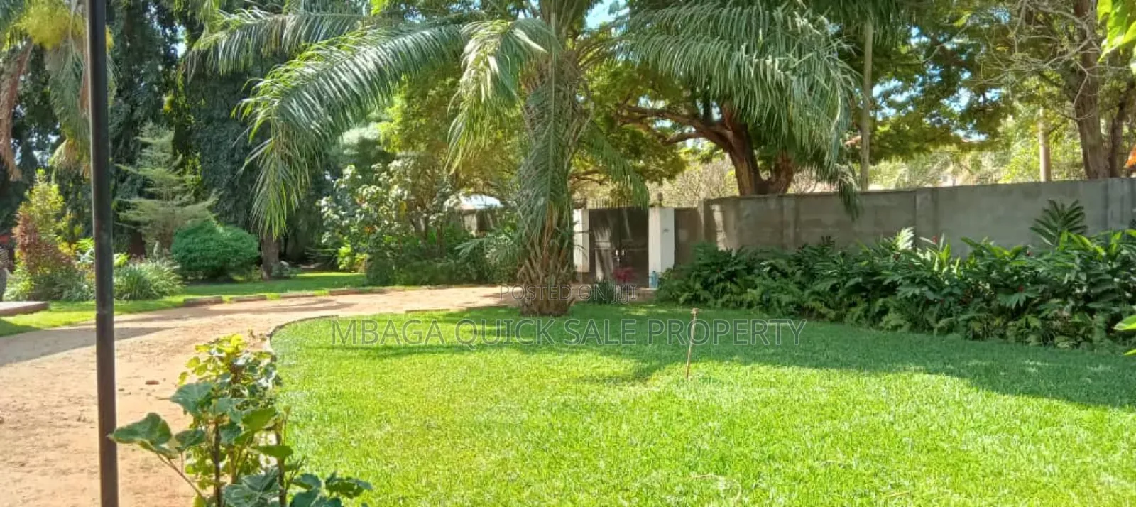 3bdrm House in Oyster Bay for sale in Oyster Bay