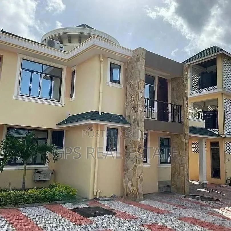 Great House For Rent in Kinondoni
