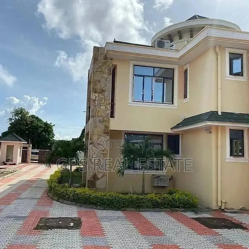 Great House For Rent in Kinondoni