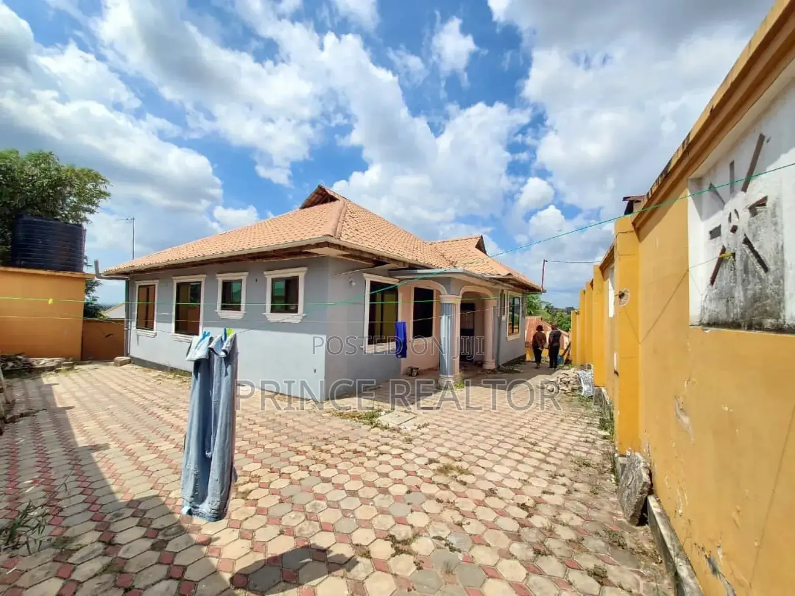8bdrm House in Kimara Korogwe, Kinondoni for sale in Kinondoni