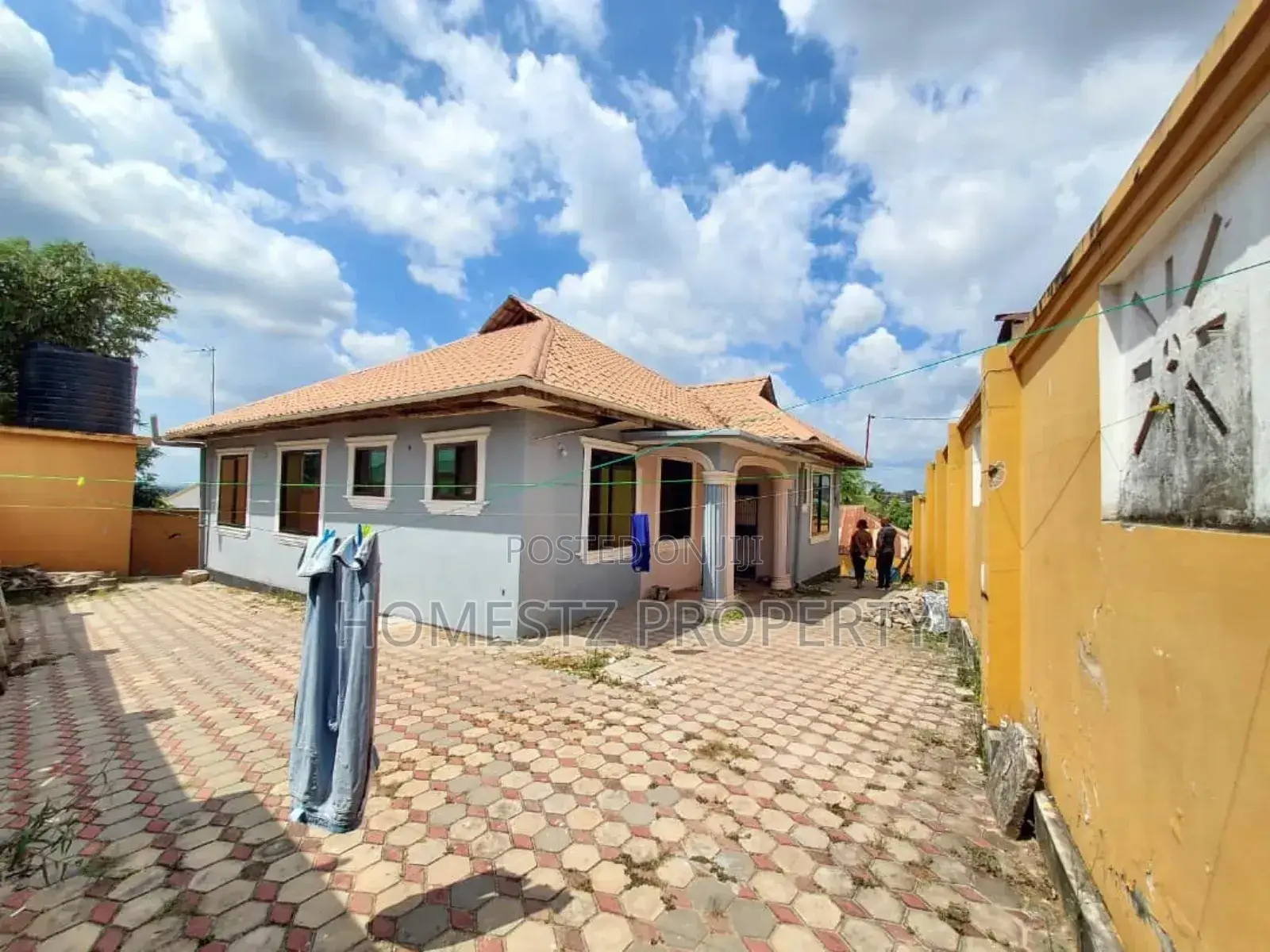 8bdrm House in Kimara Korogwe, Kinondoni for sale in Kinondoni