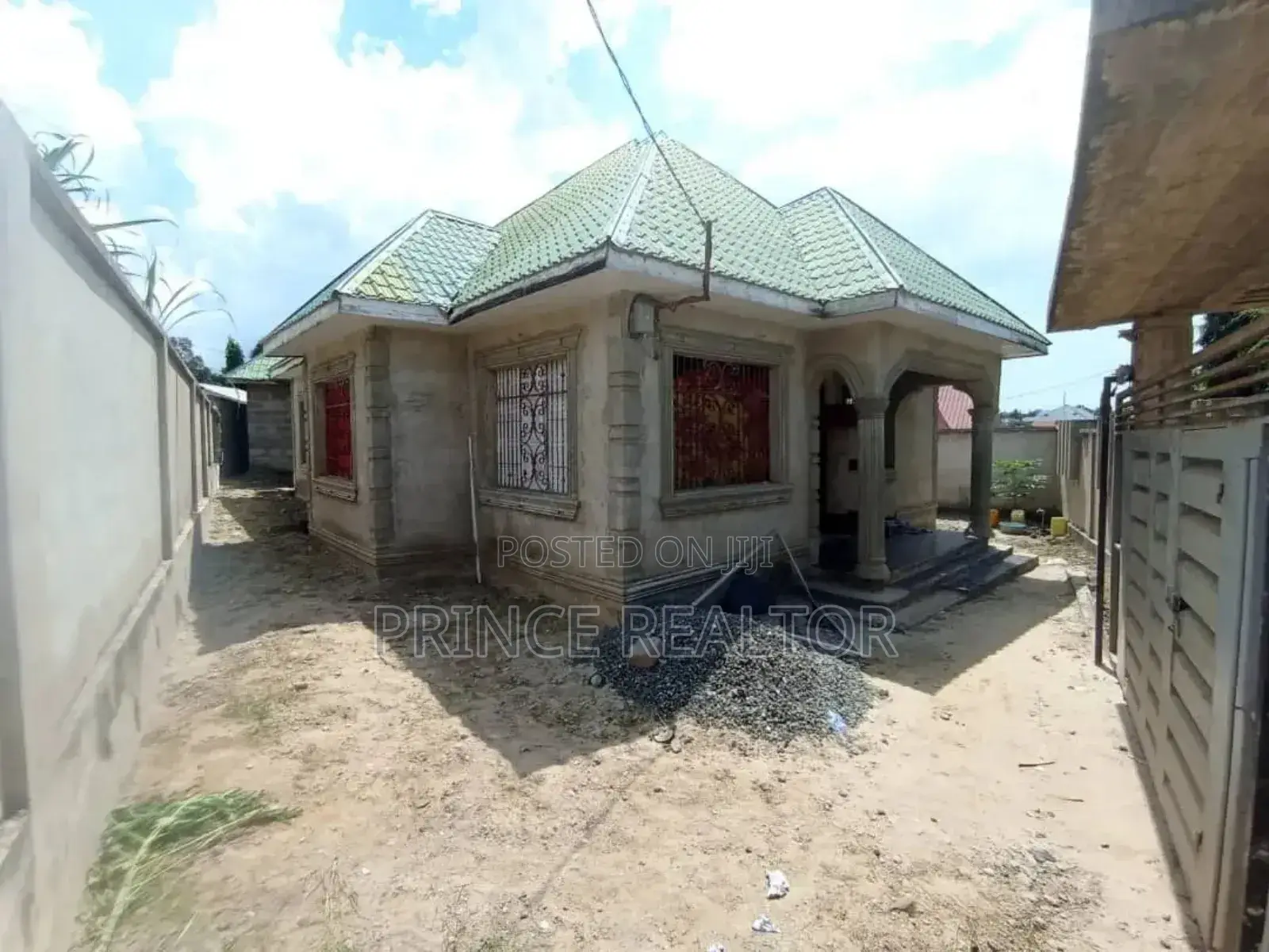 Furnished 3bdrm House in Kimara Mwisho, Kinondoni for sale in Kinondoni