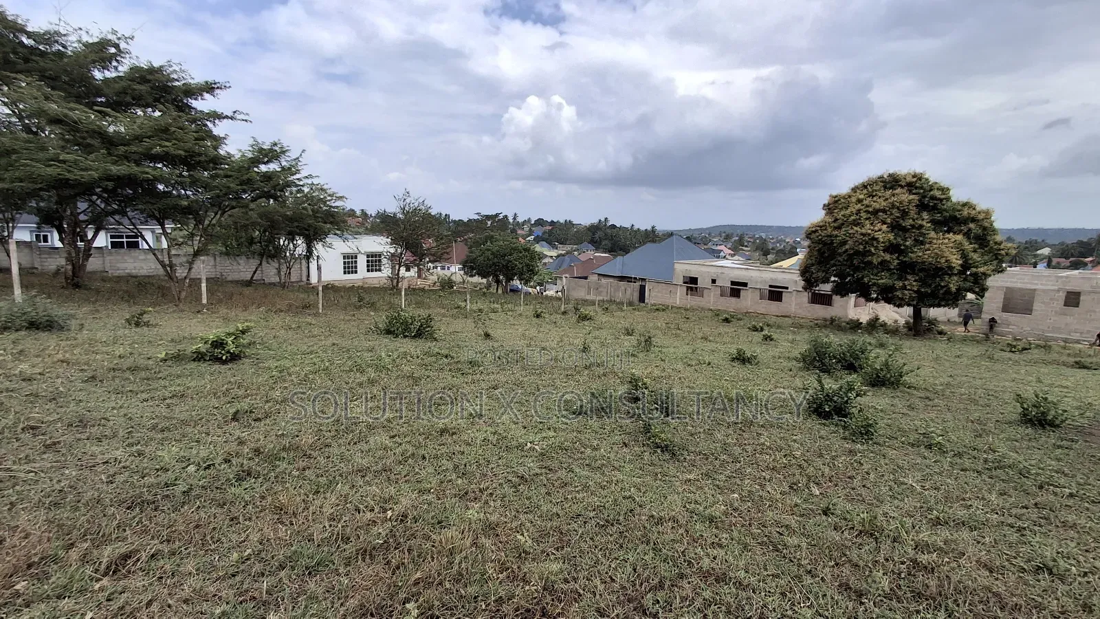 Kiwanja Kinauzwa Mbezi MAKABE in Mbezi