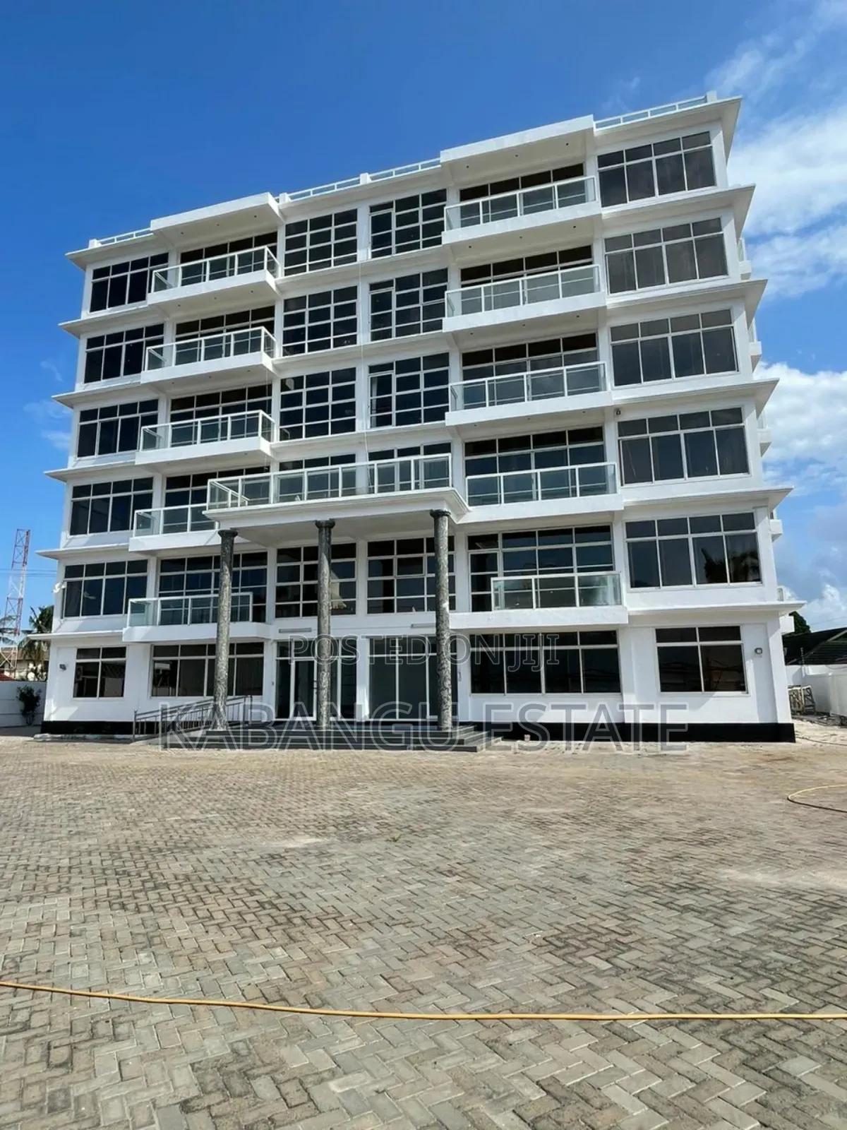 Whole Building for Rent in Oyster Bay