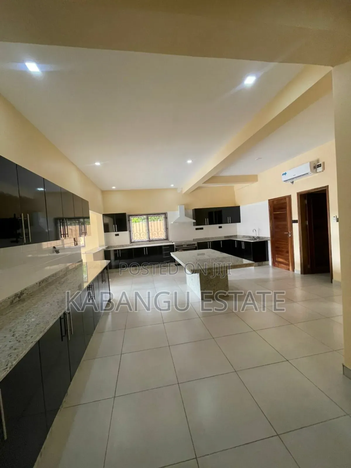 6bdrm House in Oytserbay for rent in Oyster Bay