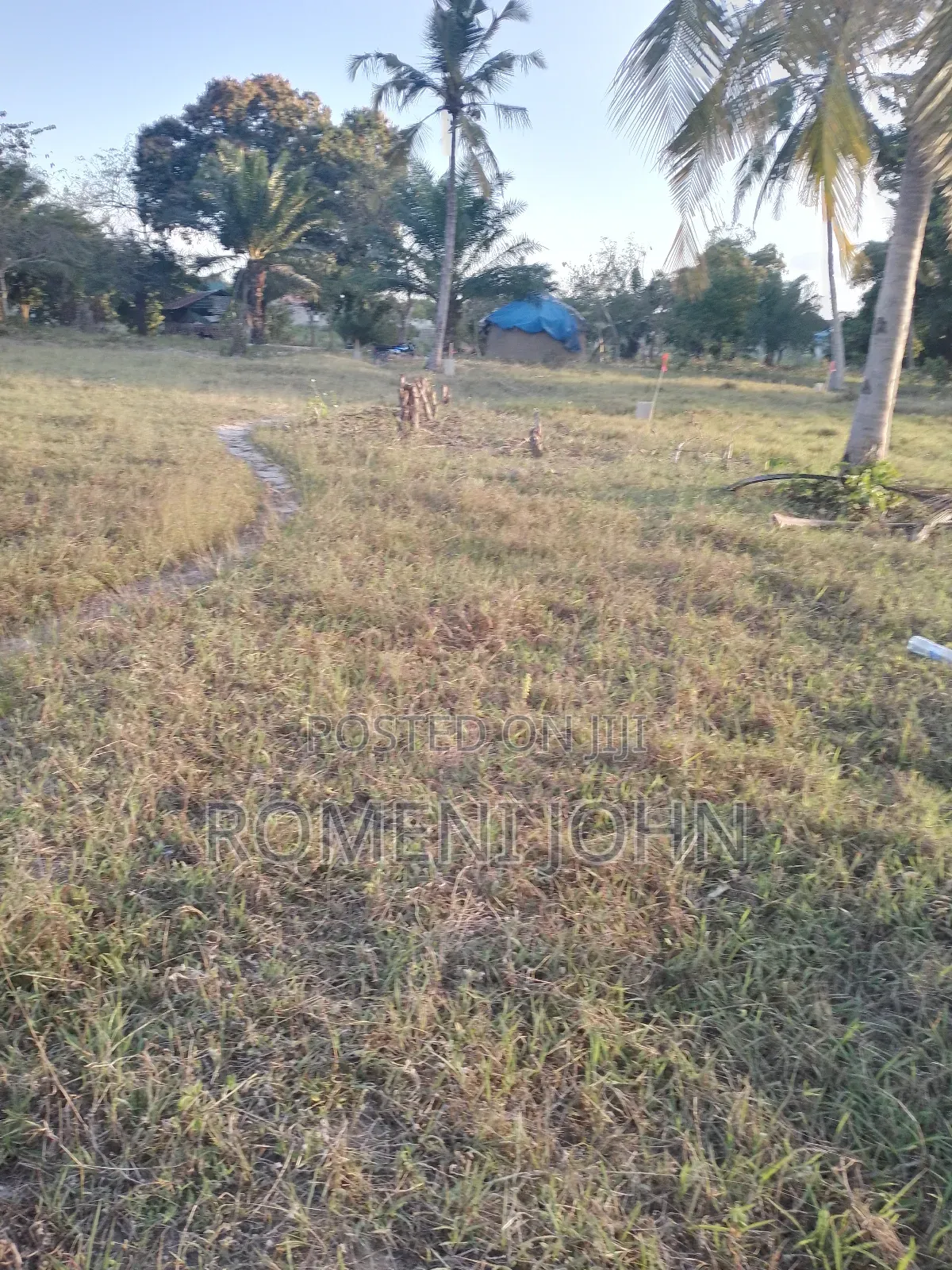 Viwanja Vya Mita 13/12 Vinauzwa Ml 3 Bombambili Njia Nne. in Ilala
