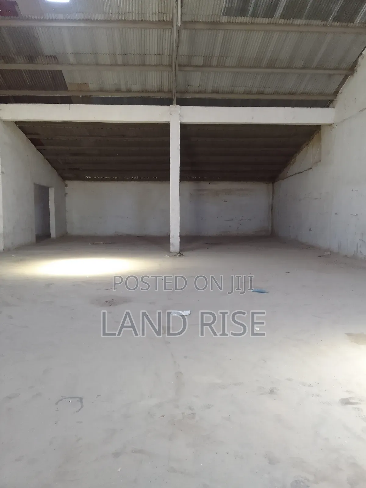 Warehouse for Rent in Tazara SQM 650 in Vingunguti
