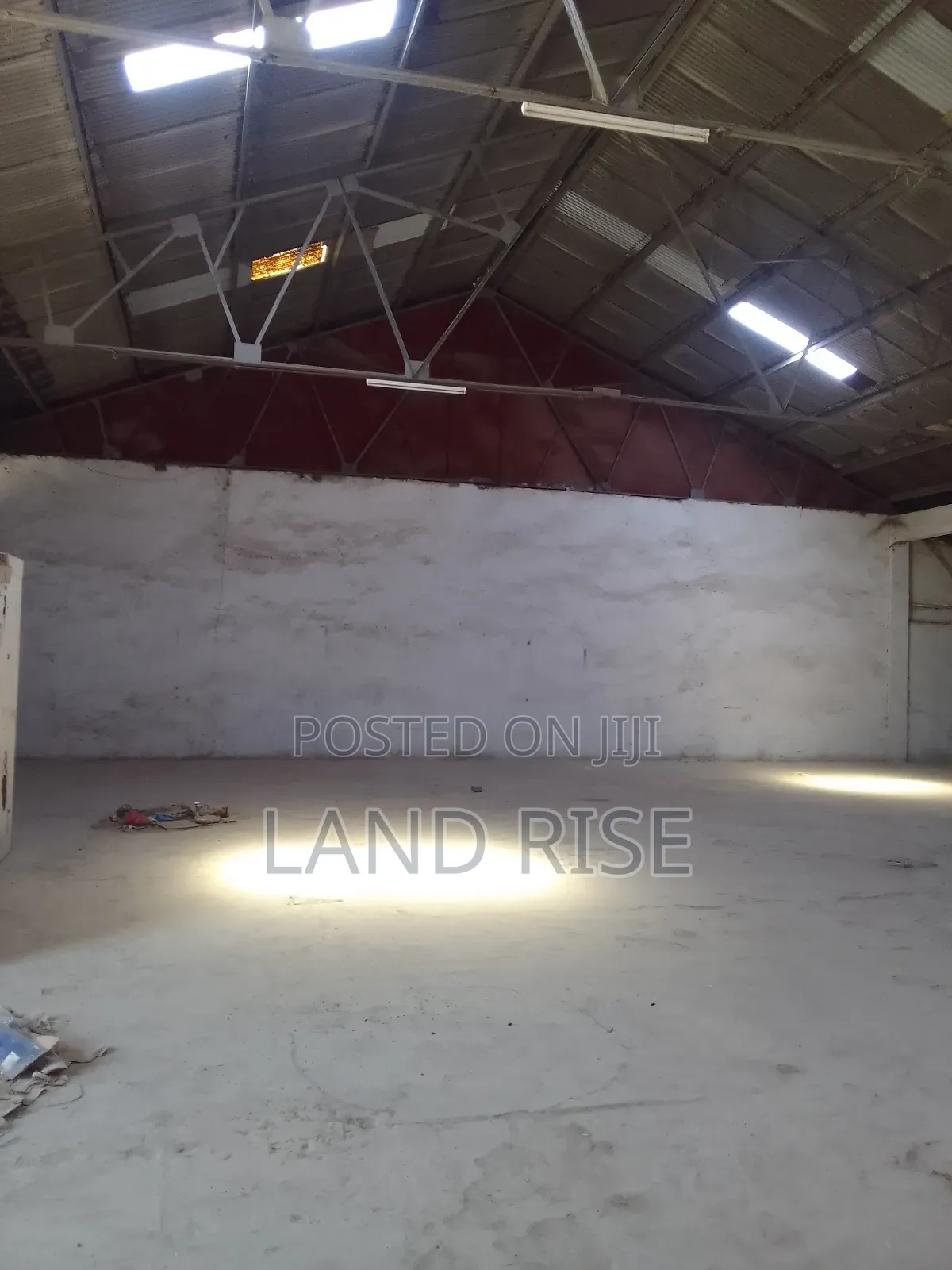 Warehouse for Rent in Tazara SQM 650 in Vingunguti