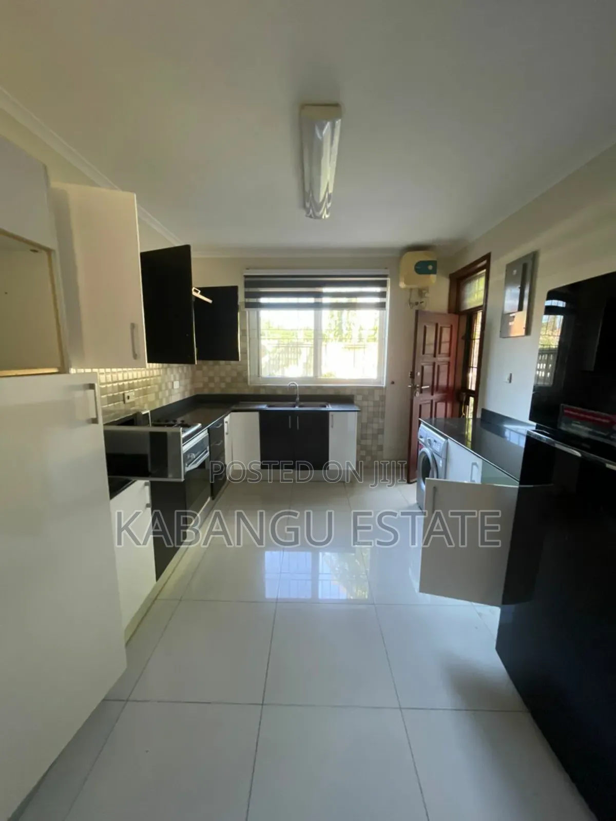 Furnished 4bdrm Villa in Oysterbay for rent in Oyster Bay