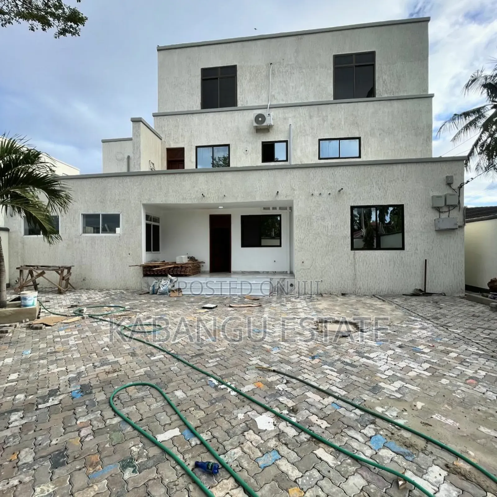 Furnished 4bdrm Villa in Mikocheni for rent in Mikocheni