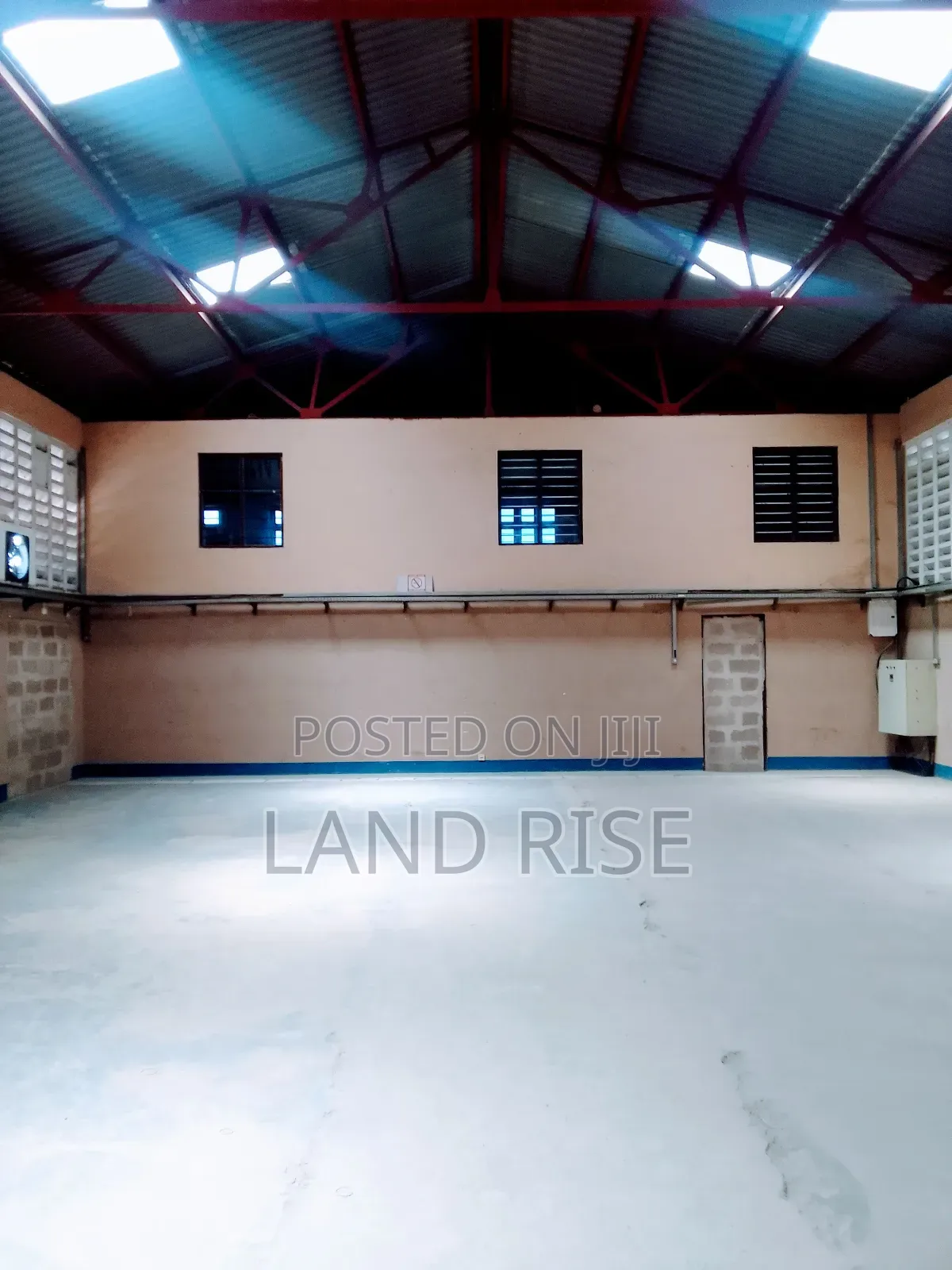 1000 SQM Warehouse in Nyerere Road in Vingunguti