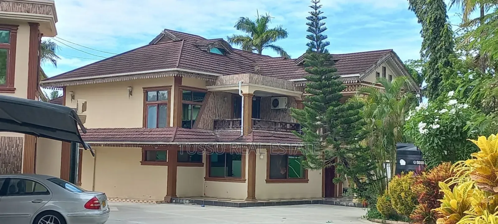 6bdrm Mansion in Senga Rd Mikocheni B for sale in Mikocheni