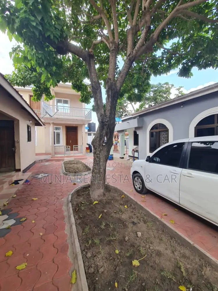6bdrm House in Tabata for sale in Tabata
