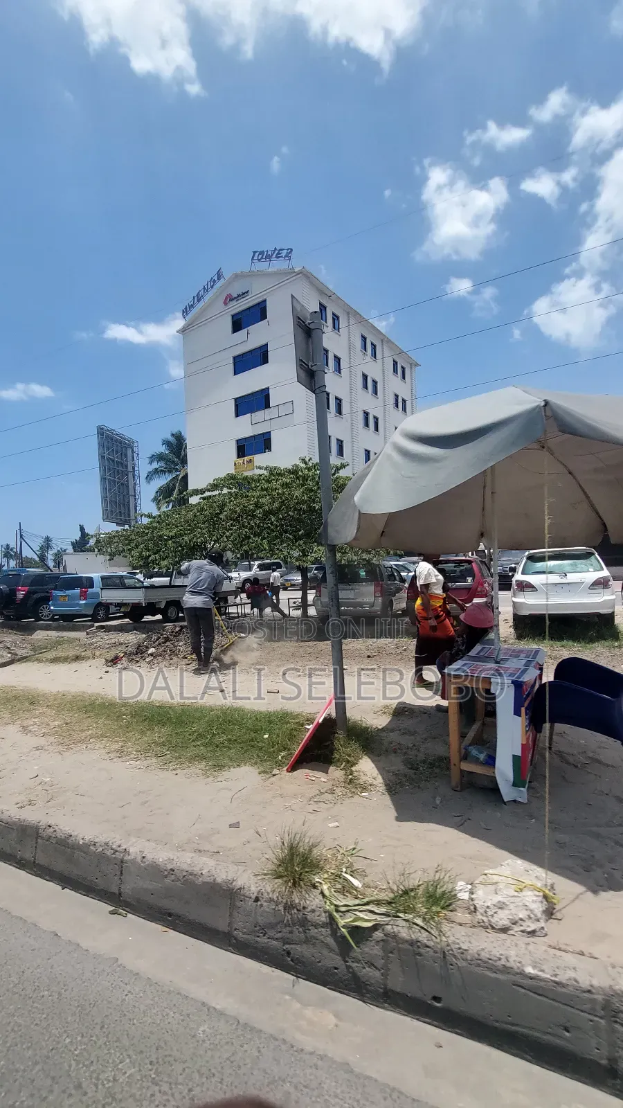 Showroom Display Na Flat 4sale Together in Kinondoni