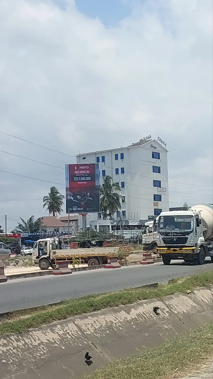 Showroom Display Na Flat 4sale Together in Kinondoni