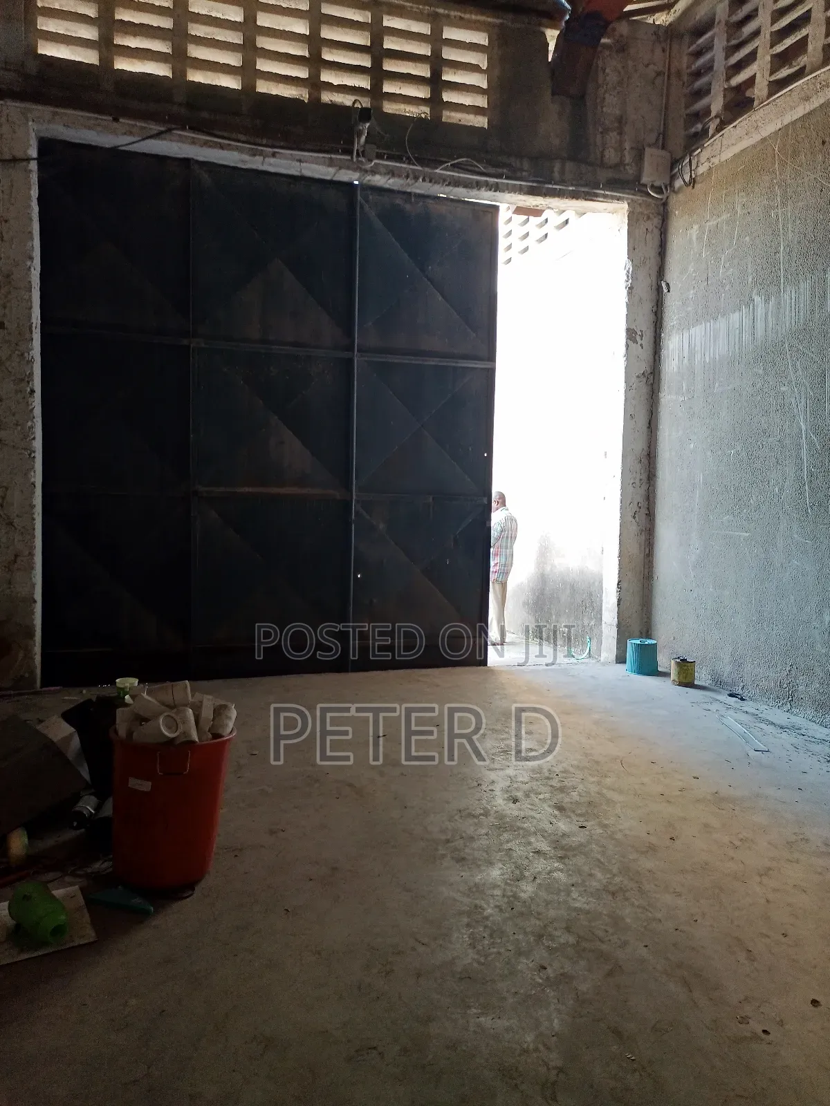 Godown La Sqm700 Mwenge in Mikocheni
