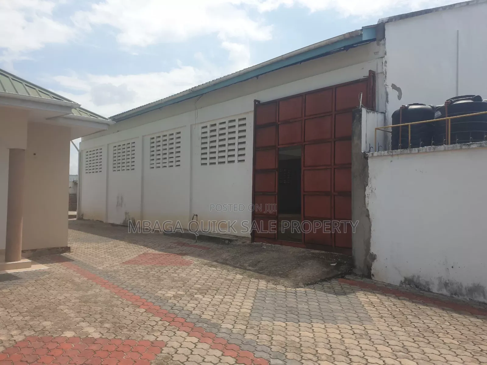 Godown for Rent With 4 House at Mingoi Bagamoyo in Bagamoyo