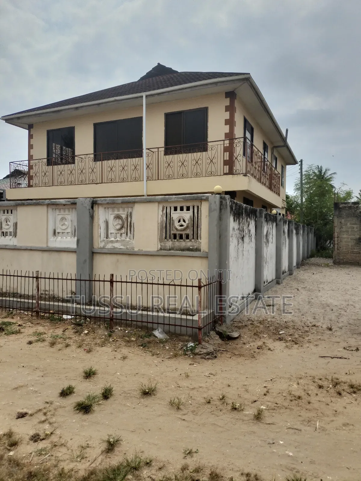 5bdrm House in Ununio Mahaba Beach, Kinondoni for sale in Kinondoni
