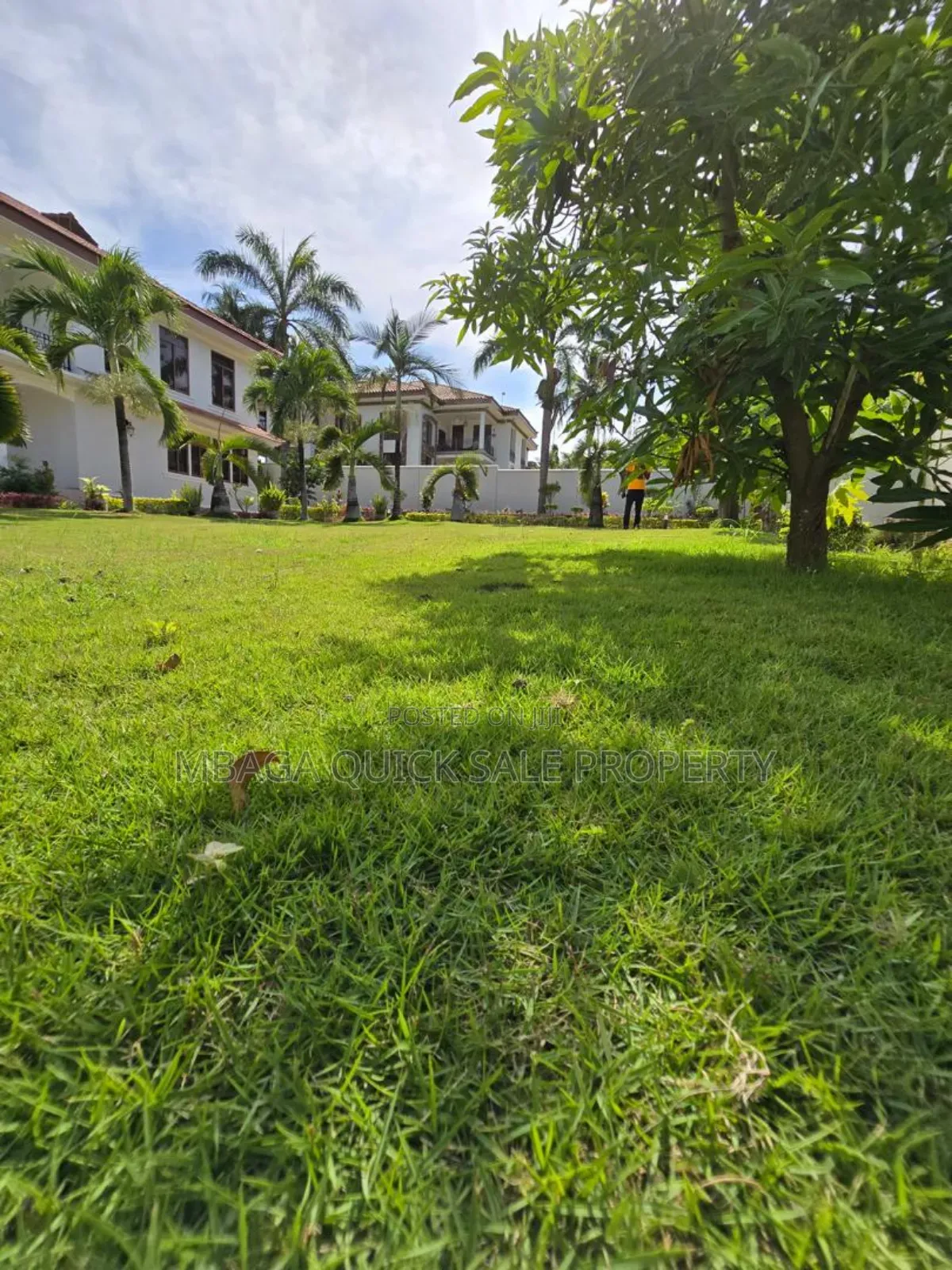 6bdrm House in Salasala, Mbezi for sale in Mbezi