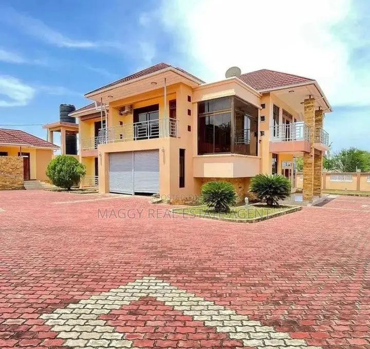 Furnished 5bdrm House in Boko, Bunju for rent in Bunju