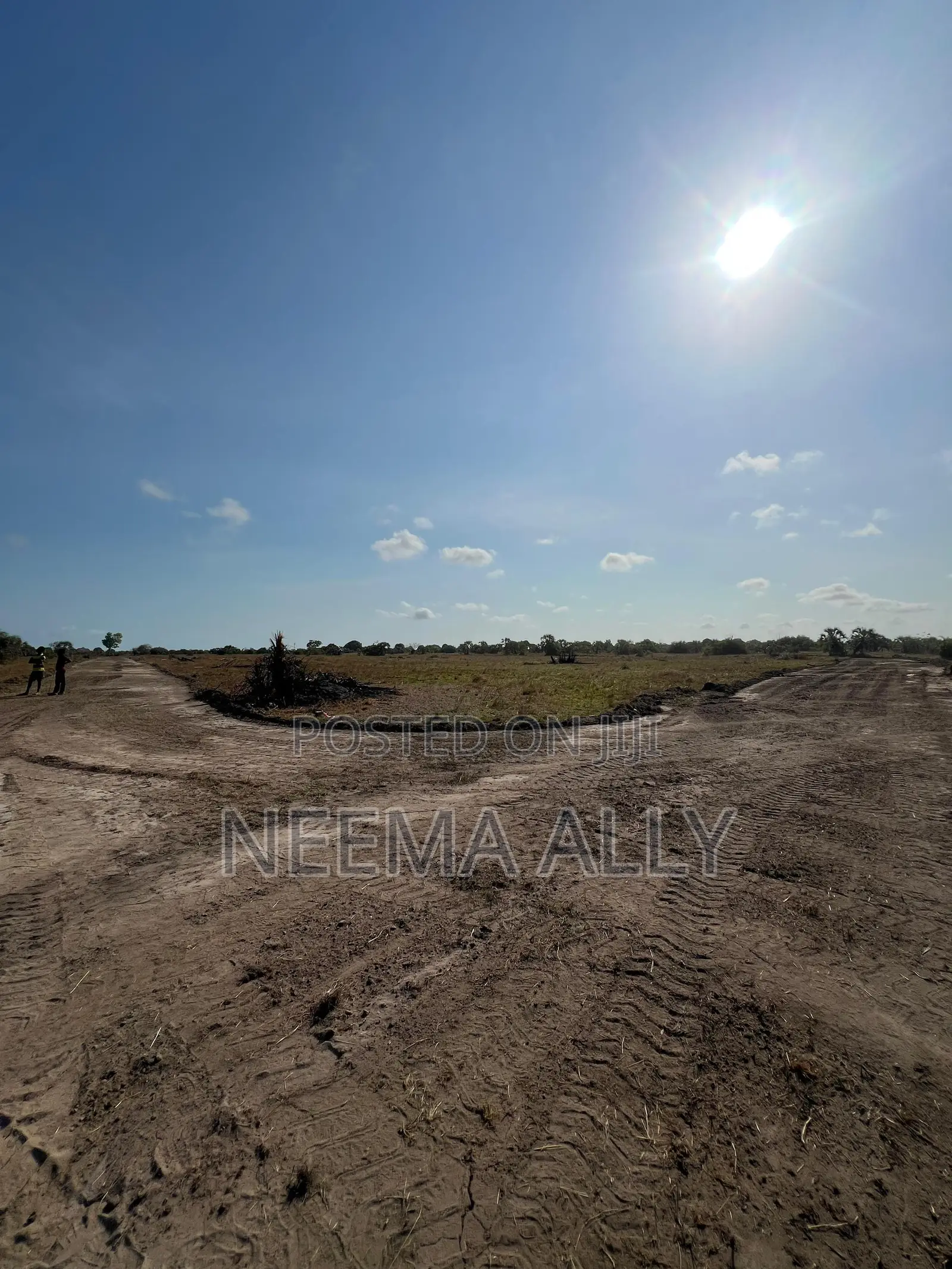 Viwanja Karibu Na Barabara Kuu in Temeke