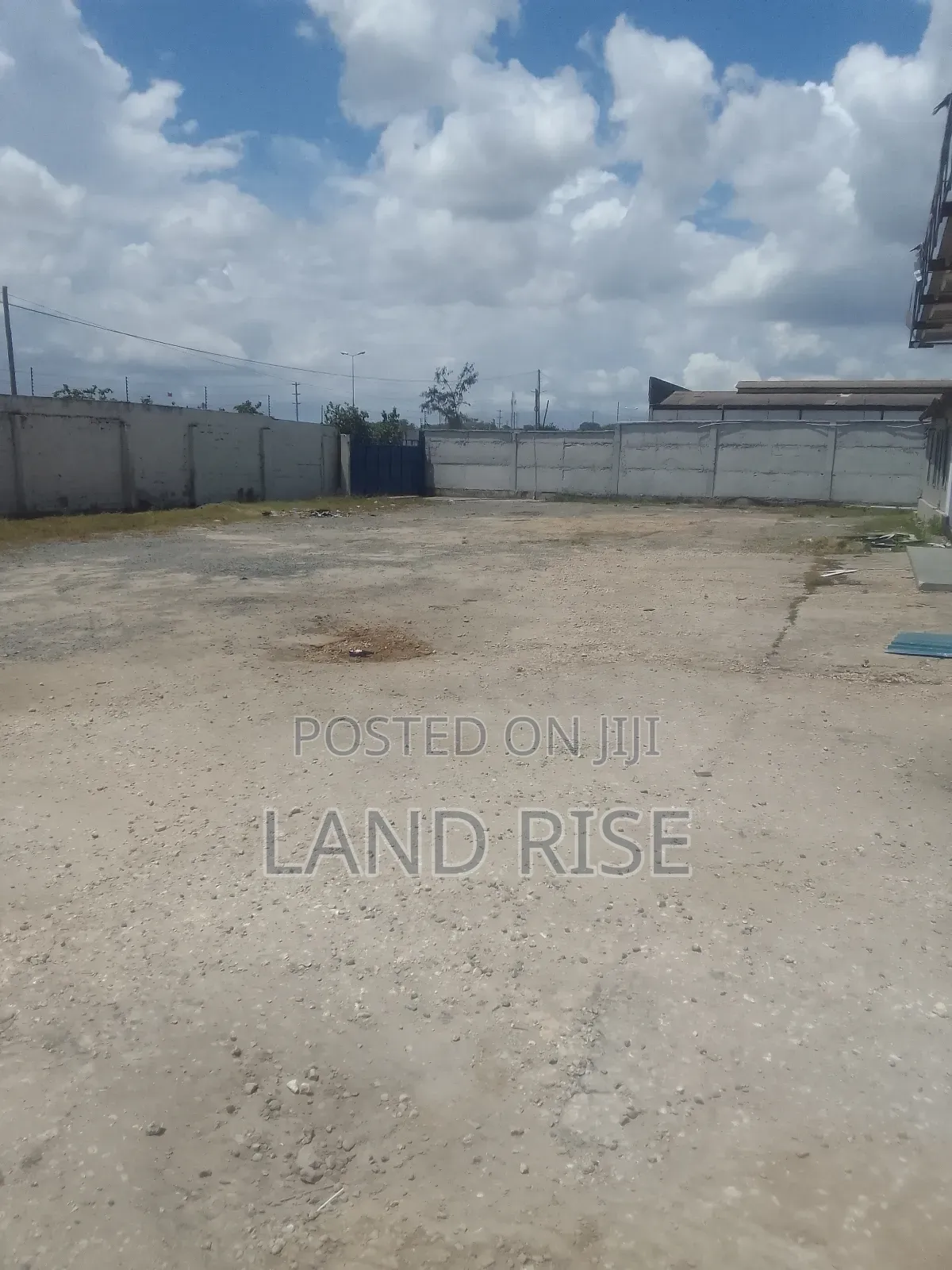 Warehouse With Yard in Chang'ombe
