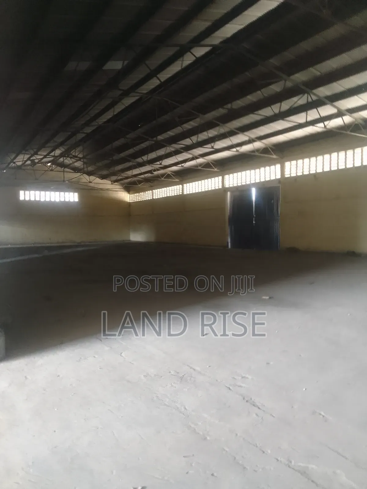 Warehouse With Yard in Chang'ombe