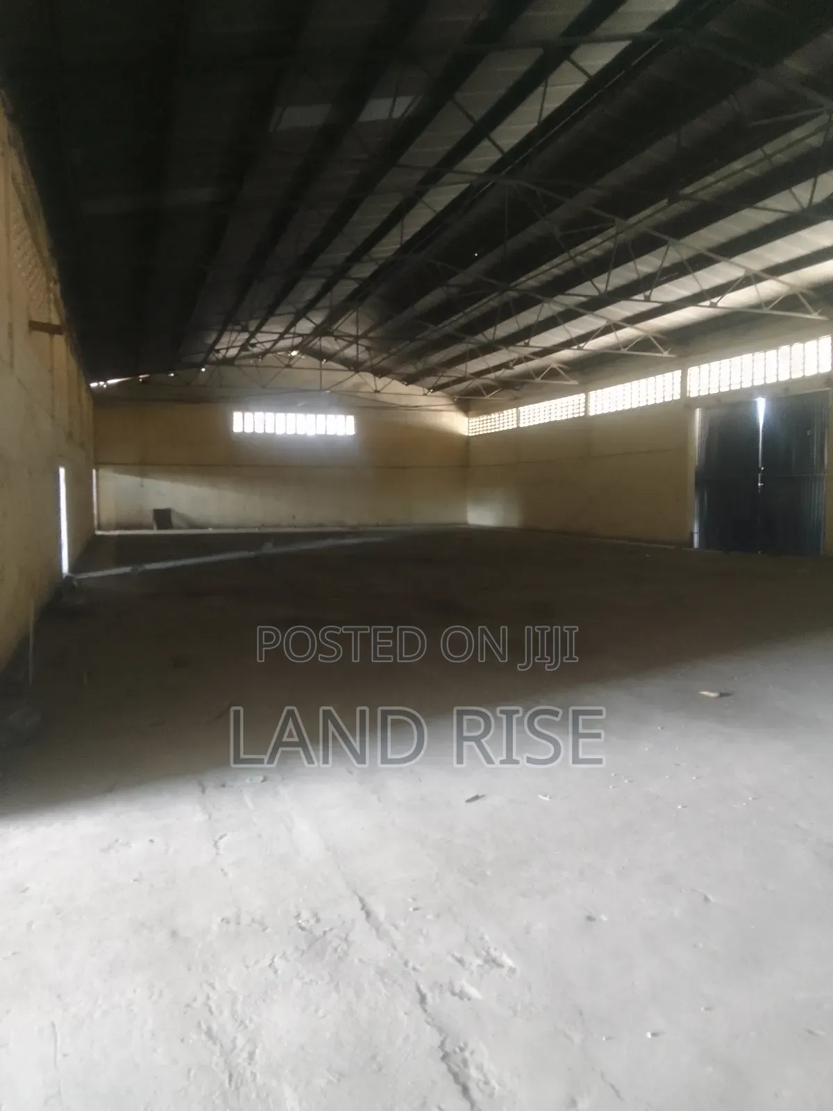 Warehouse With Yard in Chang'ombe