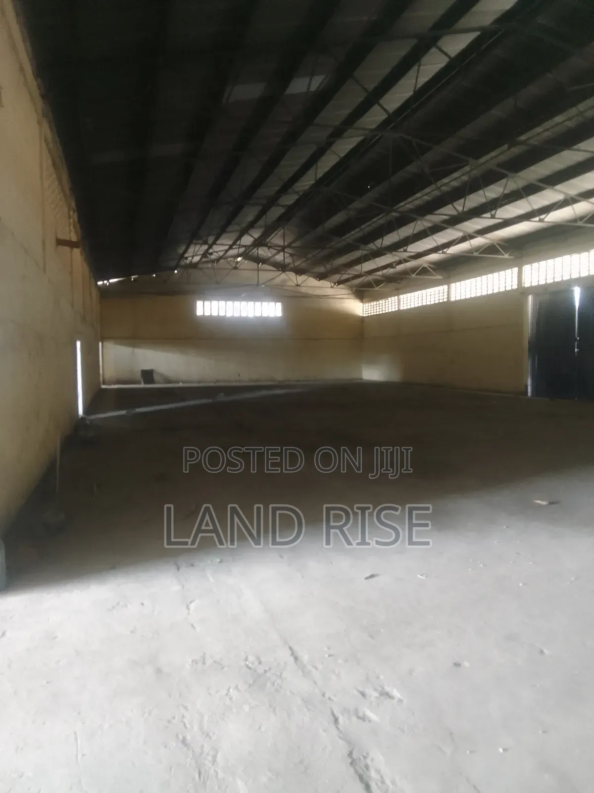 Warehouse With Yard in Chang'ombe