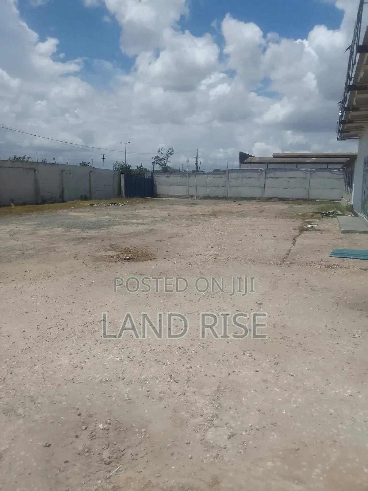 Warehouse With Yard in Chang'ombe