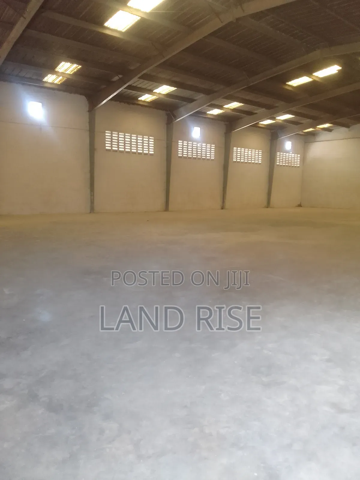 1000 SQM in Tazara in Vingunguti