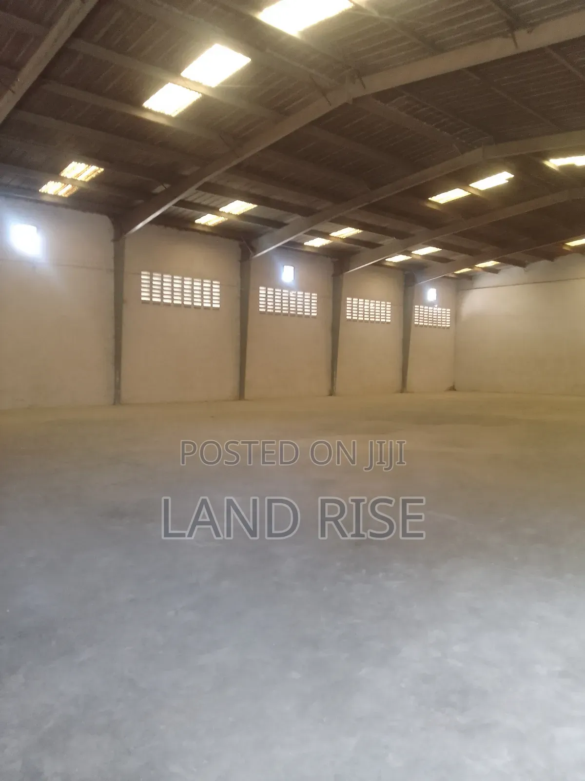 1000 SQM in Tazara in Vingunguti