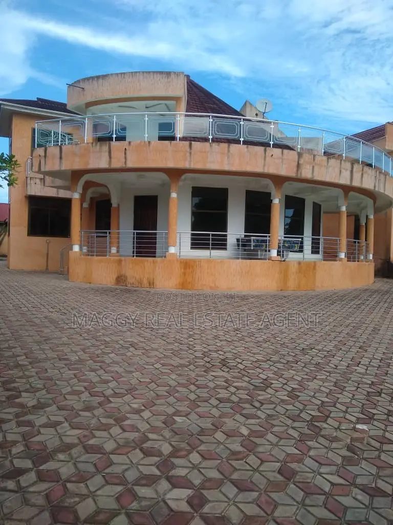 9bdrm House in Bunju Beach for rent in Bunju