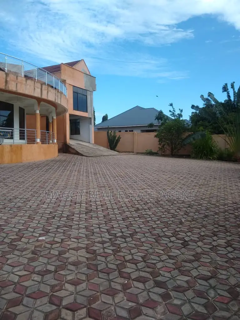 9bdrm House in Bunju Beach for rent in Bunju