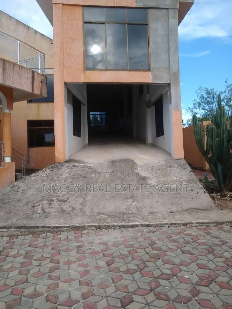 9bdrm House in Bunju Beach for rent in Bunju
