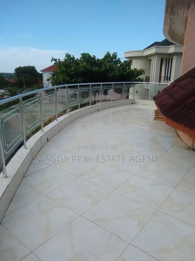 9bdrm House in Bunju Beach for rent in Bunju
