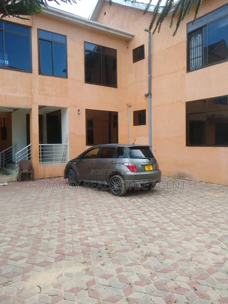 9bdrm House in Bunju Beach for rent in Bunju