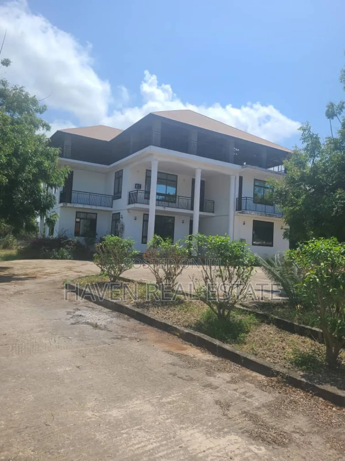 5bdrm House in Kigamboni for sale in Kigamboni