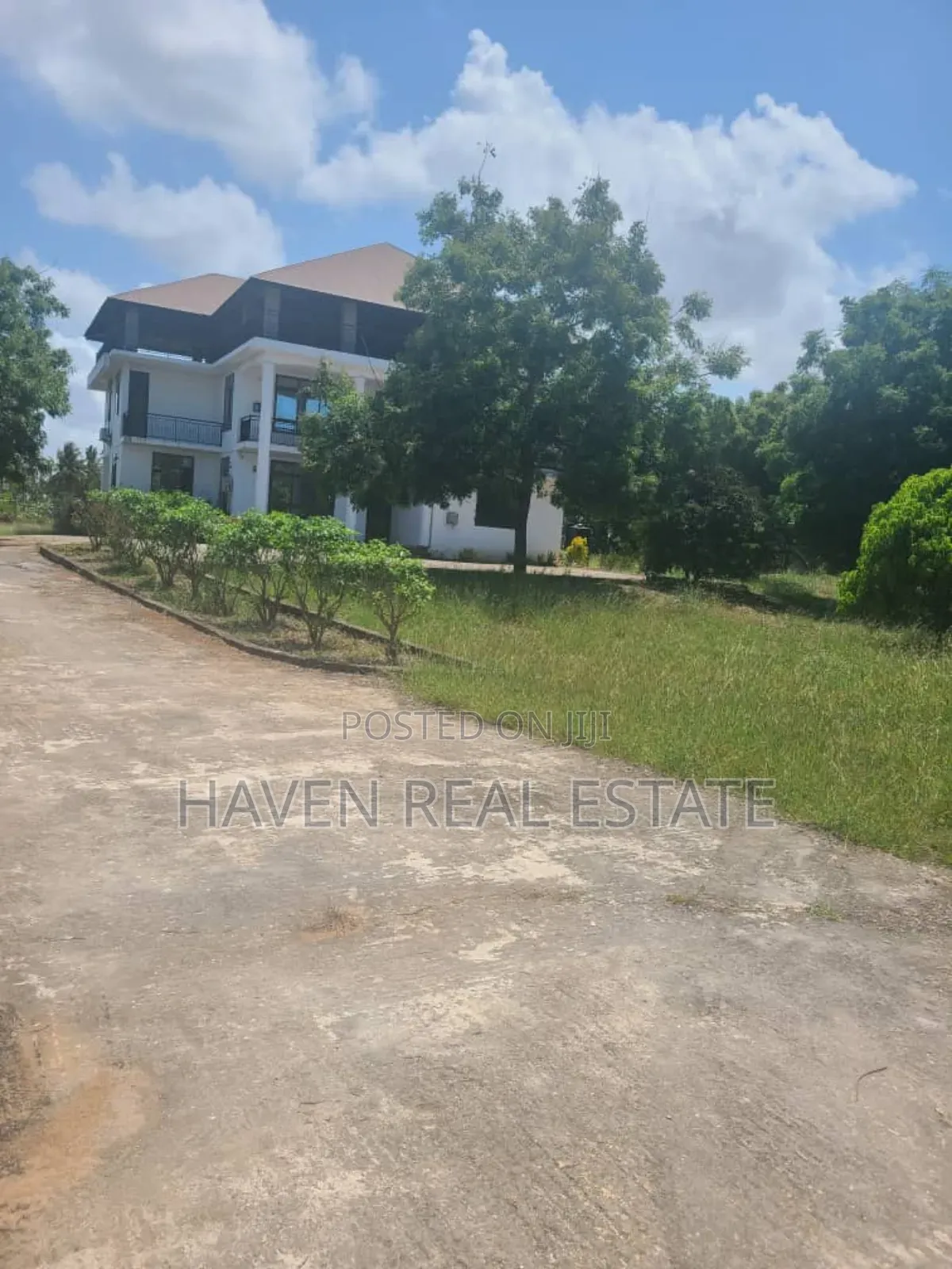 5bdrm House in Kigamboni for sale in Kigamboni