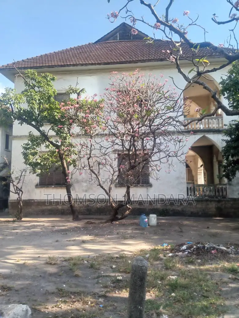 10bdrm Mansion in Kisutu for sale in Kisutu