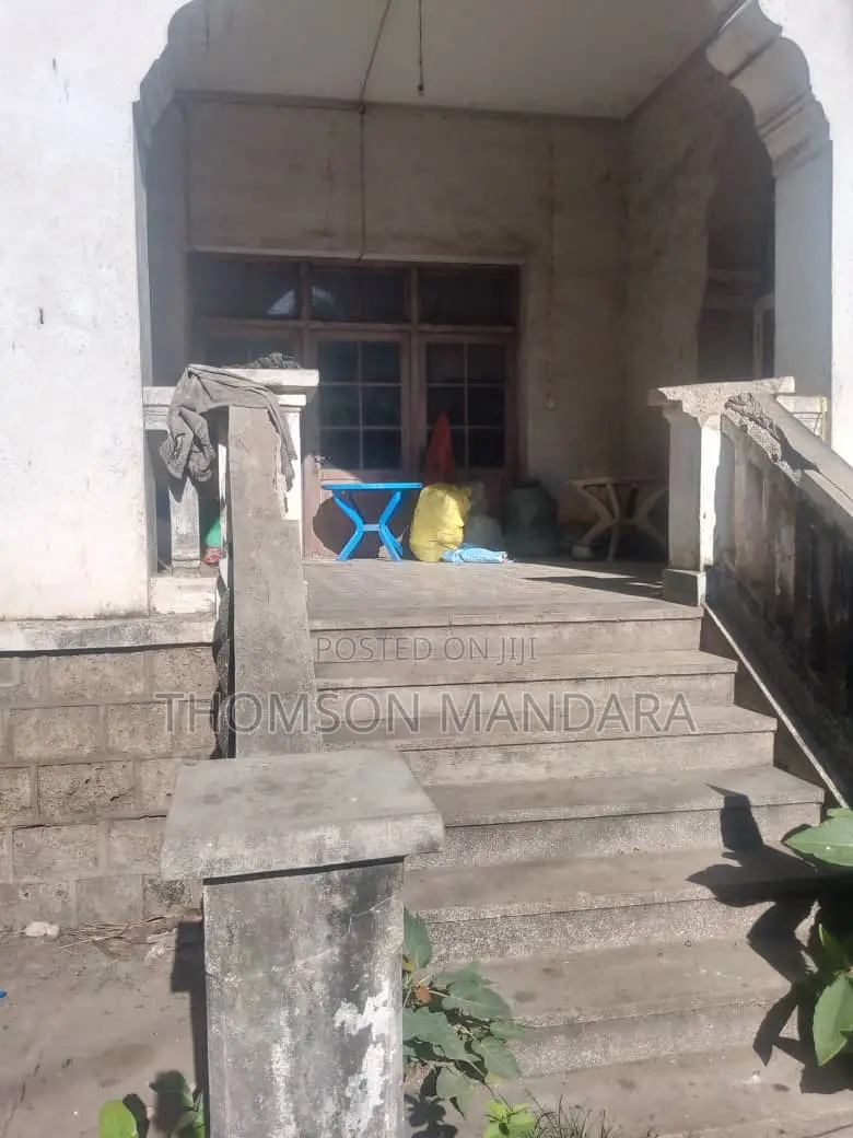 10bdrm Mansion in Kisutu for sale in Kisutu